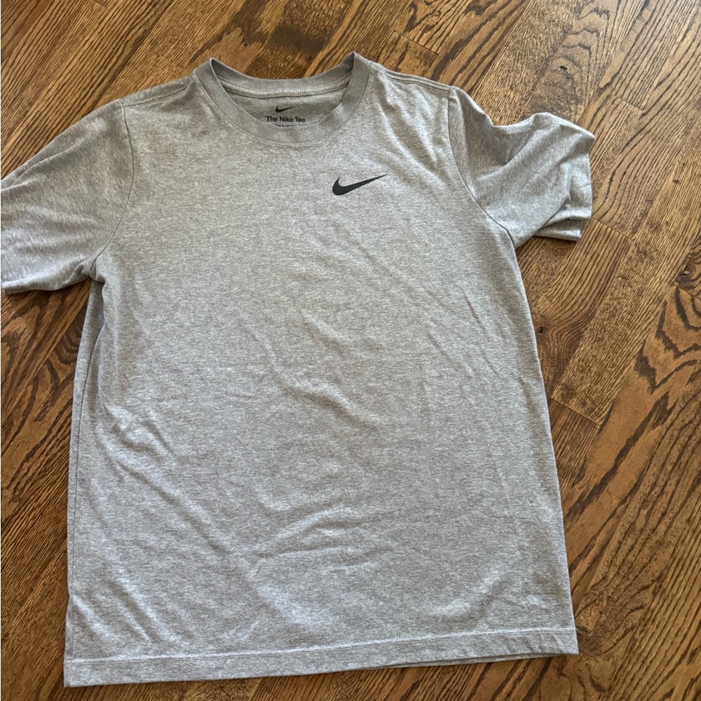 Nike kids  Heather Gray Short Sleeve Tee